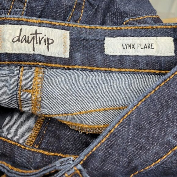 Daytrip Lynx Flare Leg Jeans - Picture 6 of 6